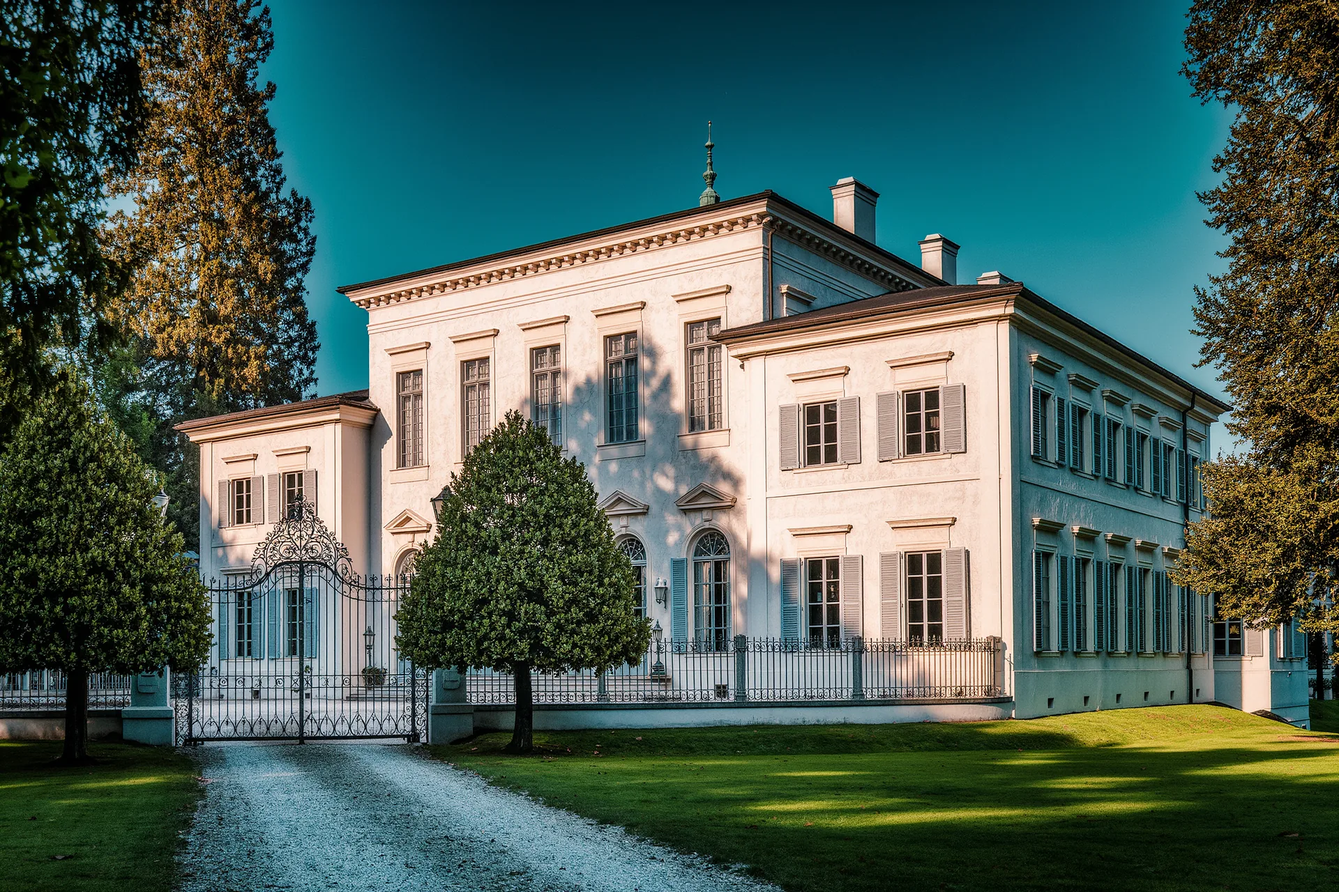Harlaching: Villen und Natur am Isarhochufer